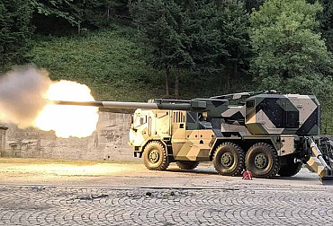 Malaysia becomes the first user of the Slovak EVA M2 Howitzer